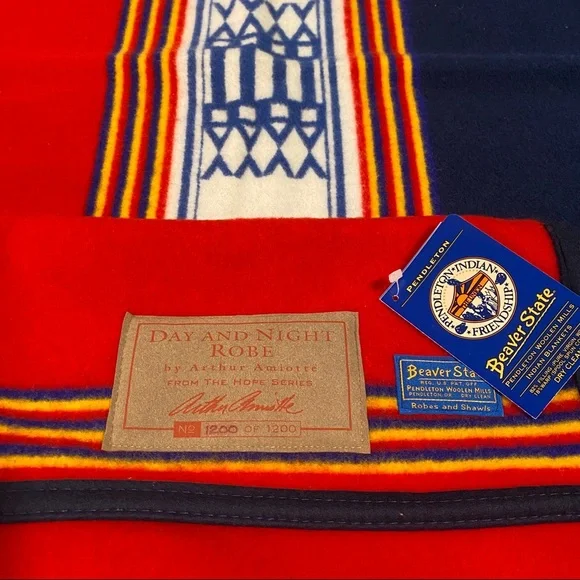 NWT Pendleton Day and Night Robe Hope Series Arthur Amiotte Native Blanket Beave - Picture 1 of 9